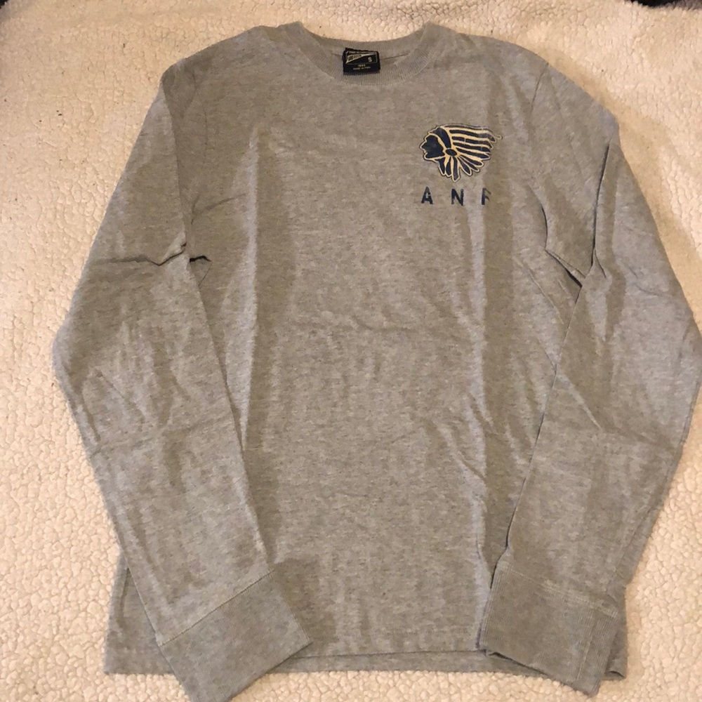 Abercrombie and Fitch long sleeve tee. Size small. Gray